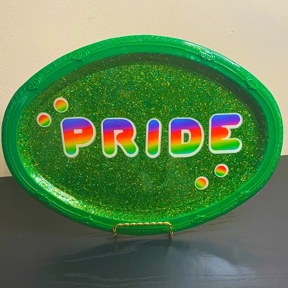 Oval rolling tray